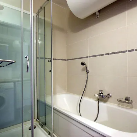 Apartment Sunny Escape By The Shore