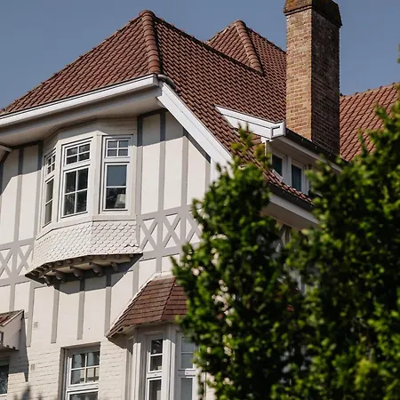 Sunny Escape By The Shore De Haan