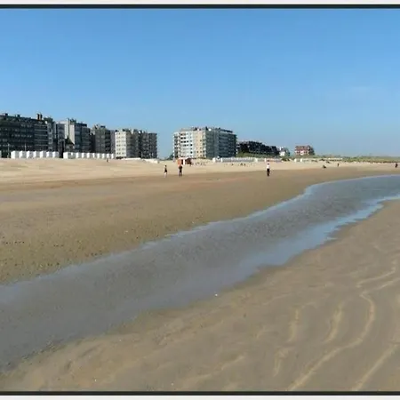 Sunny Escape By The Shore De Haan